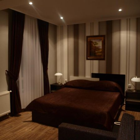 Hotel Mimoza Razgrad Buitenkant foto