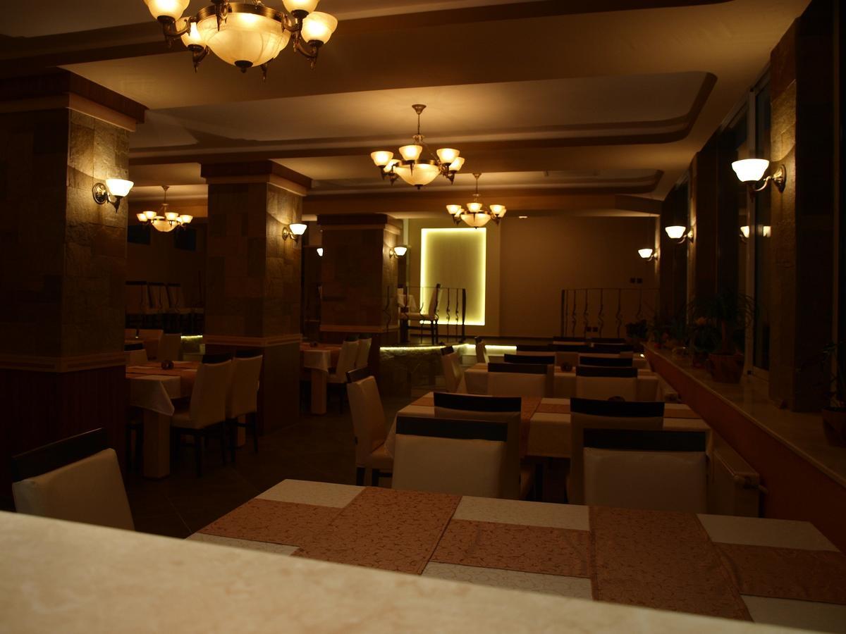 Hotel Mimoza Razgrad Buitenkant foto