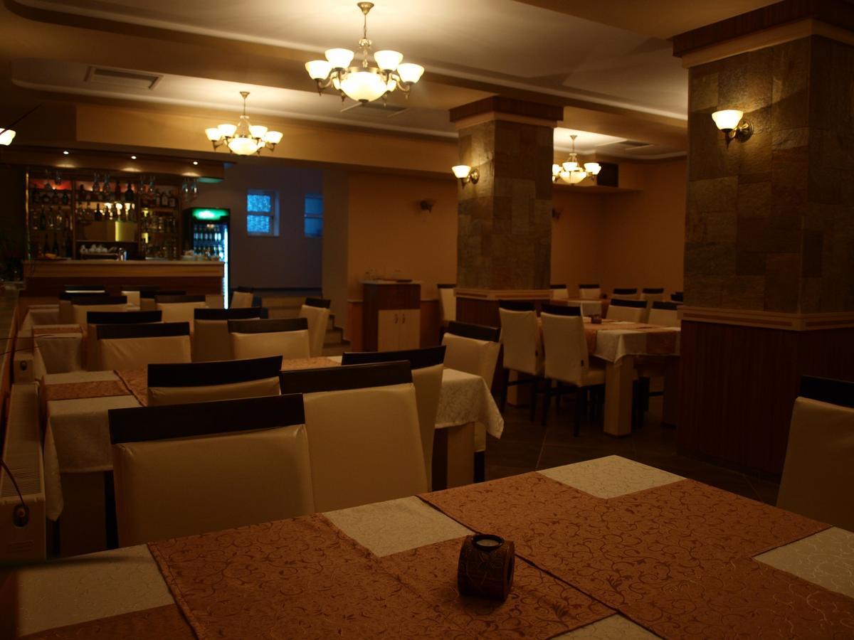 Hotel Mimoza Razgrad Buitenkant foto