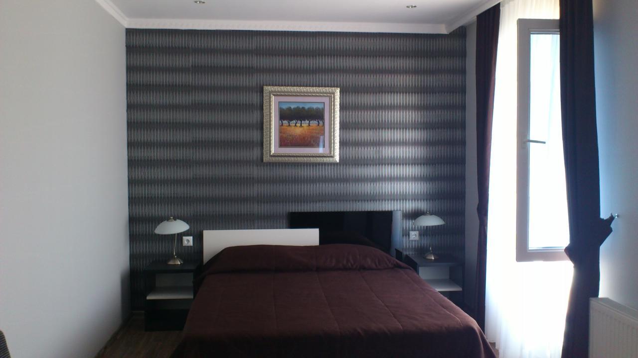 Hotel Mimoza Razgrad Buitenkant foto