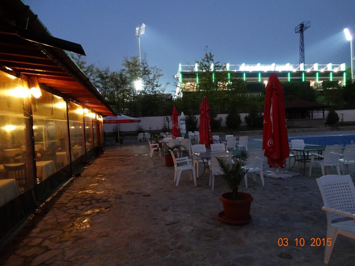 Hotel Mimoza Razgrad Buitenkant foto