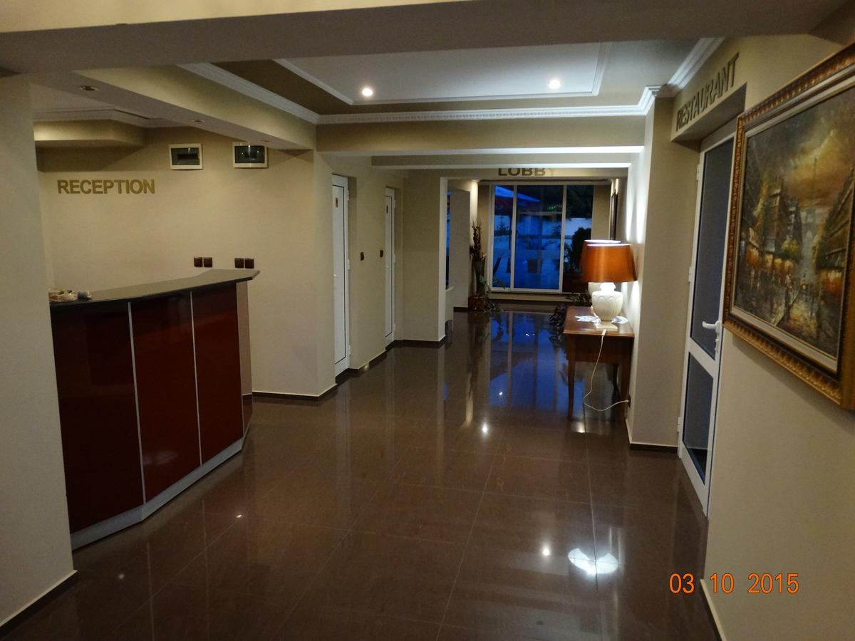 Hotel Mimoza Razgrad Buitenkant foto