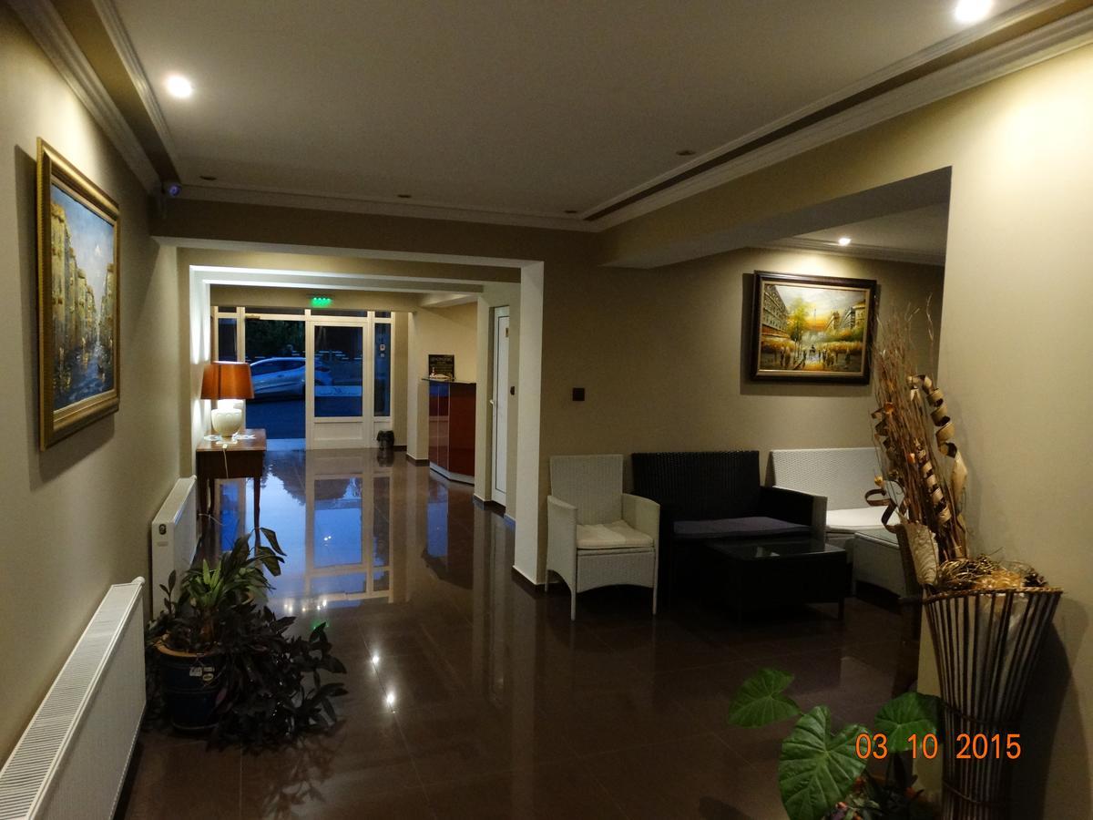 Hotel Mimoza Razgrad Buitenkant foto