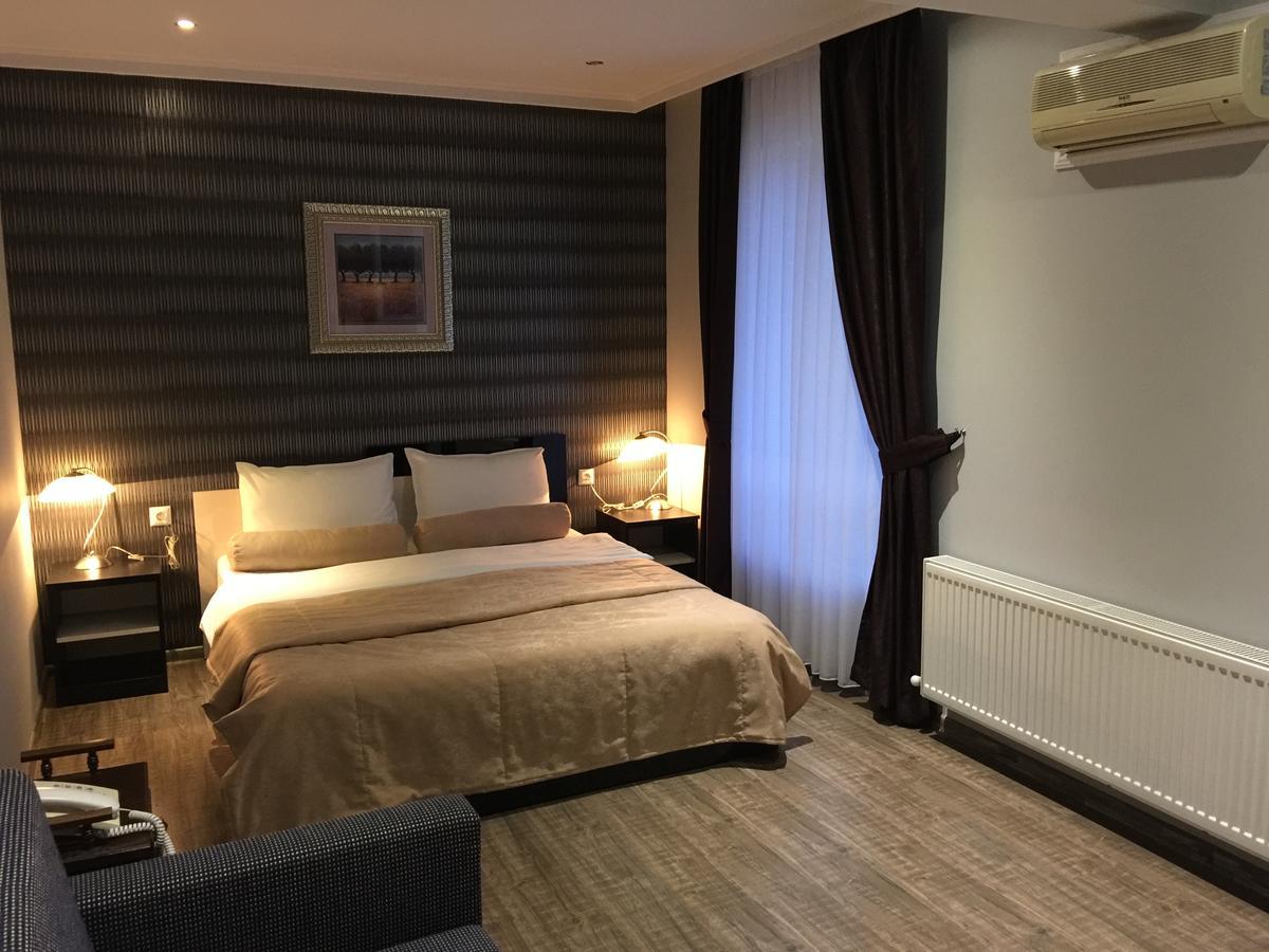 Hotel Mimoza Razgrad Buitenkant foto