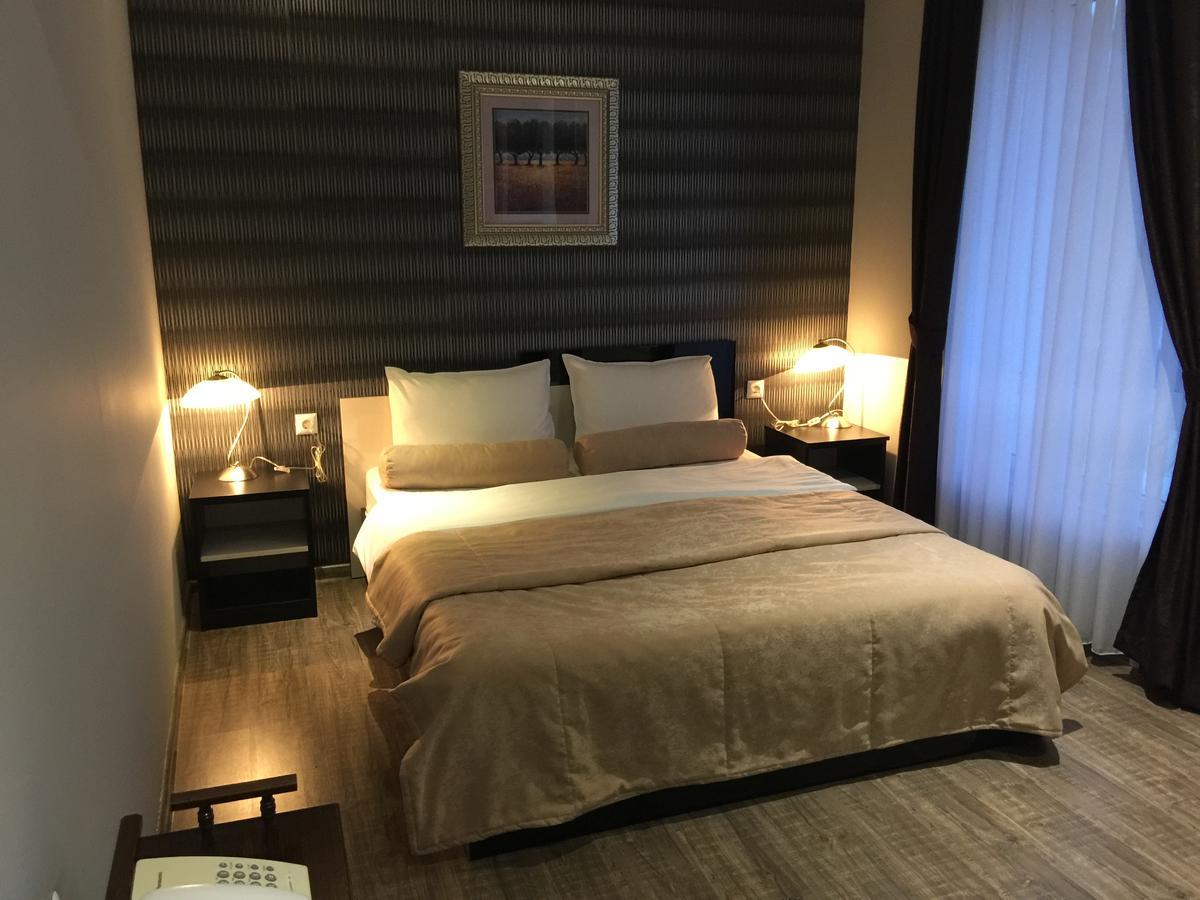 Hotel Mimoza Razgrad Buitenkant foto